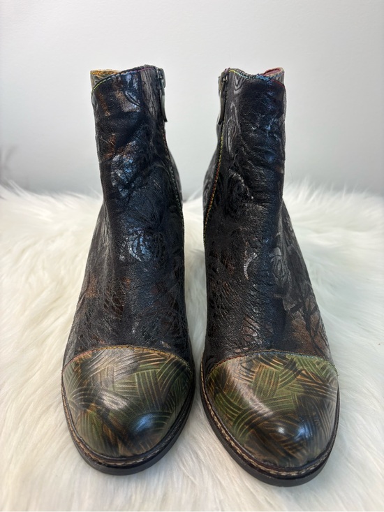 L’ARTISTE Shoes - Women's Black Leather Ankle Booties with Olive-Patterned Toe